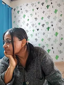Snapshot of Avannay chatting on 09-17-25, 06:21 Avannay online show from 09-17-25, 06:21