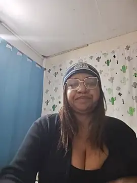 Snapshot of Avannay chatting on 06-25-26, 01:25 Avannay online show from 06-25-26, 01:25