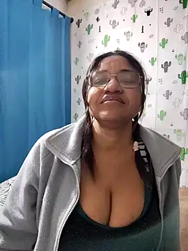 Snapshot of Avannay chatting on 09-25-25, 11:22 Avannay online show from 09-25-25, 11:22
