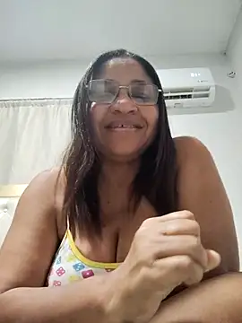 Snapshot of Avannay chatting on 10-26-25, 03:07 Avannay online show from 10-26-25, 03:07
