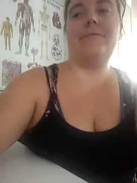 Snapshot of sasihasi98 chatting on 07-18-26, 09:51 sasihasi98 online show from 07-18-26, 09:51