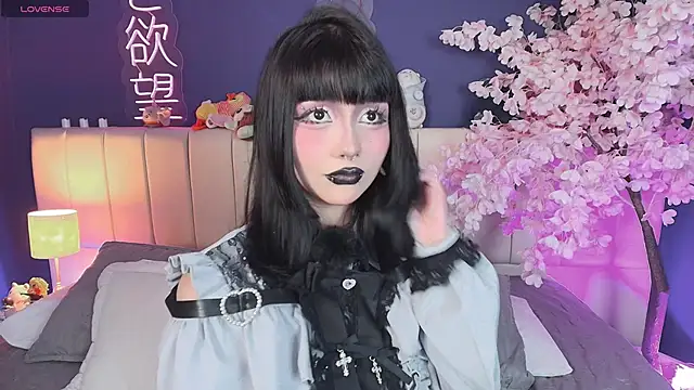 Shizuko  online show from 06-10-26, 09:05