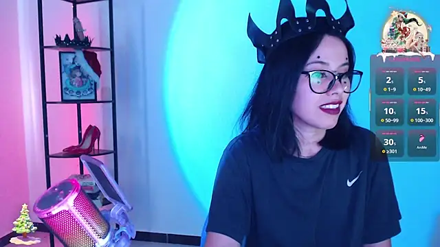 girldom online show from 12-17-25, 08:58