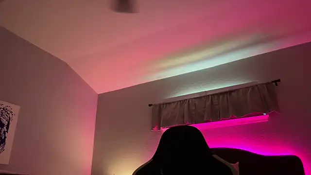 ValentinaPlays online show from 11-05-25, 06:22