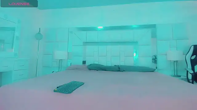 Britany montiel online show from 01-10-26, 07:20