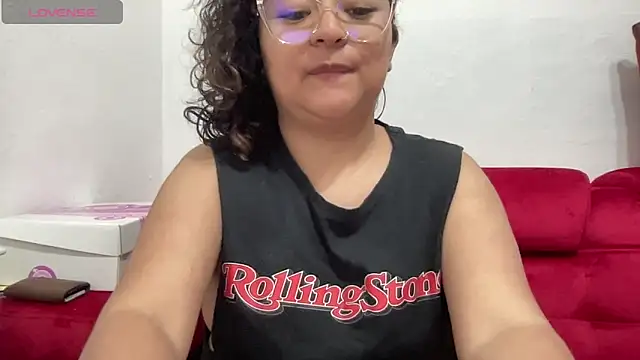 Sophiaburton online show from 09-19-25, 11:47