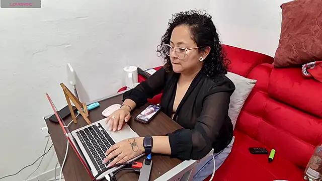 Sophiaburton online show from 10-03-25, 10:00