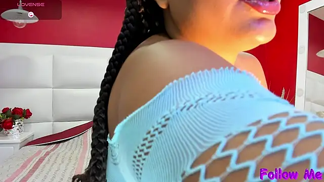 Michelle Lewis  online show from 09-29-25, 01:06