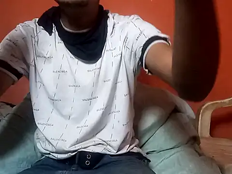 Snapshot of Hay-Viene-El-Huyy chatting on 09-26-25, 11:11 Hay-Viene-El-Huyy online show from 09-26-25, 11:11