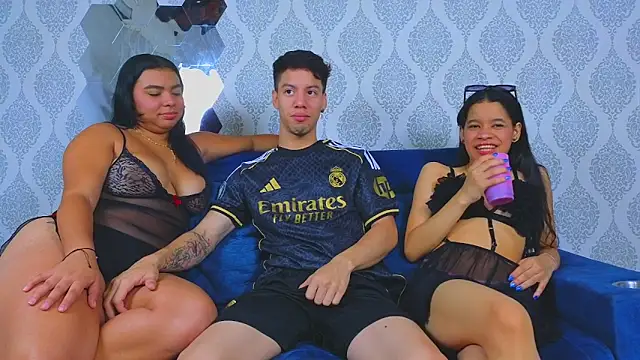Snapshot of Twink_sensationx chatting on 10-06-25, 01:23 Twink sensationx online show from 10-06-25, 01:23