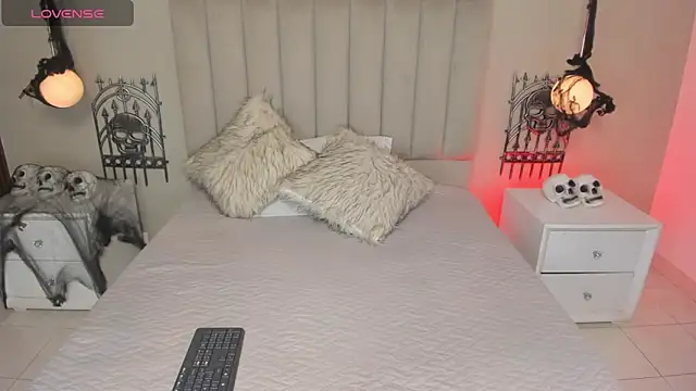 Snapshot of Dani_rosse_ chatting on 10-18-25, 01:13 Dani rosse online show from 10-18-25, 01:13