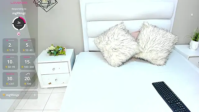 Snapshot of Dani_rosse_ chatting on 11-05-25, 01:25 Dani rosse online show from 11-05-25, 01:25