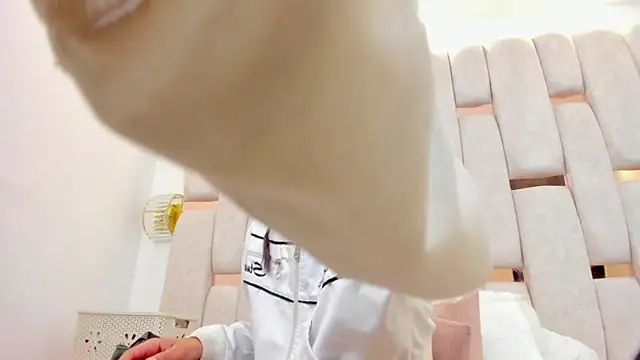 sarah ashbourne online show from 10-24-25, 12:48