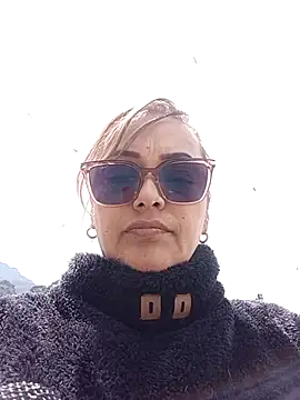 Snapshot of Lady_16 chatting on 03-15-26, 03:52 Lady 16 online show from 03-15-26, 03:52
