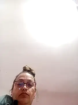 Snapshot of Lady_16 chatting on 02-25-26, 10:31 Lady 16 online show from 02-25-26, 10:31