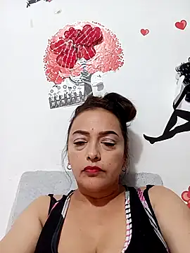 Snapshot of Lady_16 chatting on 09-19-25, 10:47 Lady 16 online show from 09-19-25, 10:47
