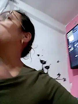 Snapshot of Lady_16 chatting on 09-14-25, 10:54 Lady 16 online show from 09-14-25, 10:54