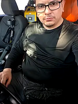 lucho8690 online show from 10-14-25, 08:42