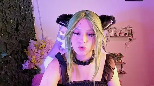 Snapshot of Eymmy_24 chatting on 05-01-26, 01:32 Eymmy 24 online show from 05-01-26, 01:32