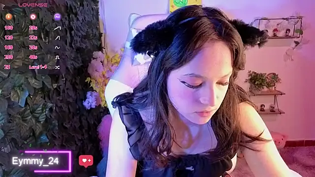 Snapshot of Eymmy_24 chatting on 06-07-26, 01:44 Eymmy 24 online show from 06-07-26, 01:44