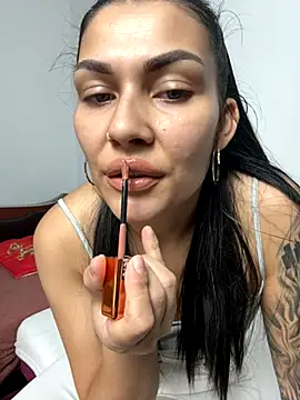 Snapshot of MiaKiittyy chatting on 10-05-25, 04:20 MiaKiittyy online show from 10-05-25, 04:20