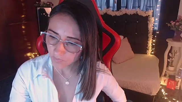 Sofia-mel online show from 10-15-25, 02:47