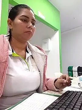 yesi-nursehot online show from 01-06-26, 02:48