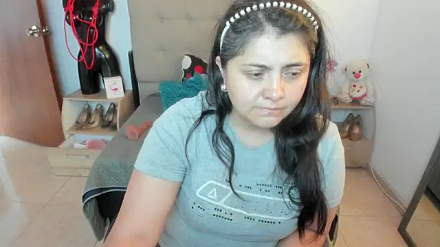 TifanyAmazinng online show from 12-05-25, 12:26