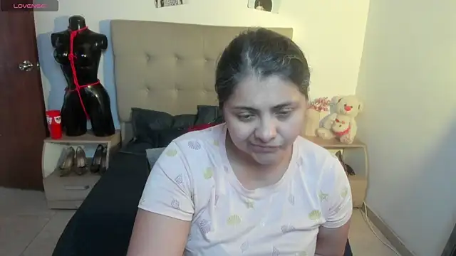 TifanyAmazinng online show from 01-12-26, 01:07