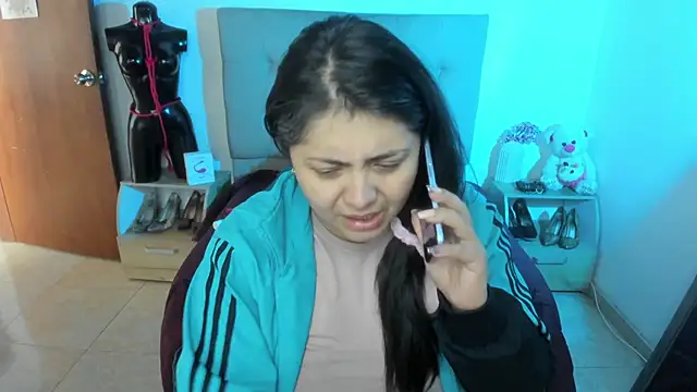 TifanyAmazinng online show from 12-15-25, 12:44