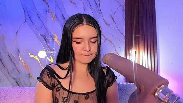 alicecute77 online show from 06-19-26, 02:17