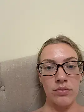 Snapshot of blondebaddi chatting on 05-27-26, 11:12 blondebaddi online show from 05-27-26, 11:12