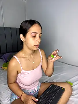 Snapshot of dalianataba chatting on 11-06-25, 04:33 dalianataba online show from 11-06-25, 04:33