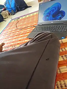 Snapshot of TeluguMuslimBoy chatting on 09-10-25, 06:23 TeluguMuslimBoy online show from 09-10-25, 06:23