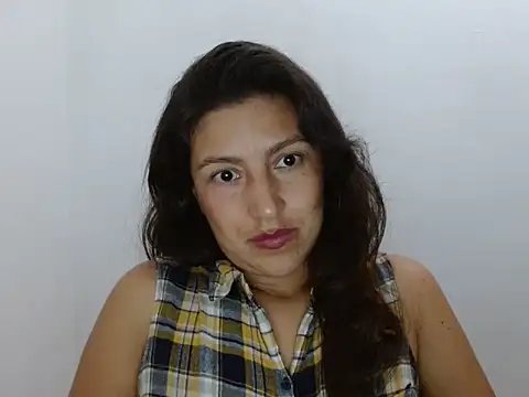 Snapshot of SarahFriendly chatting on 05-30-26, 02:40 SarahFriendly online show from 05-30-26, 02:40