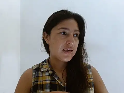 Snapshot of SarahFriendly chatting on 05-22-26, 11:41 SarahFriendly online show from 05-22-26, 11:41