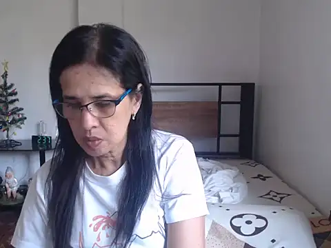 Prettysweetmum online show from 04-12-26, 06:38