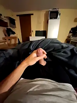 Snapshot of lapousse3 chatting on 10-08-25, 11:56 lapousse3 online show from 10-08-25, 11:56