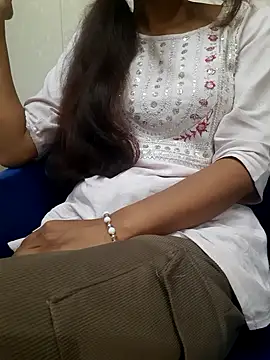Aarti-kumri online show from 10-07-25, 06:14