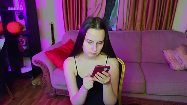 Snapshot of Kelly_Cartier chatting on 11-05-25, 11:24 Kelly Cartier online show from 11-05-25, 11:24