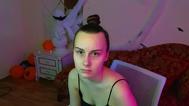 Snapshot of Kelly_Cartier chatting on 11-01-25, 11:37 Kelly Cartier online show from 11-01-25, 11:37