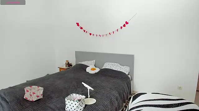 Snapshot of Kelly_Cartier chatting on 02-13-26, 06:24 Kelly Cartier online show from 02-13-26, 06:24