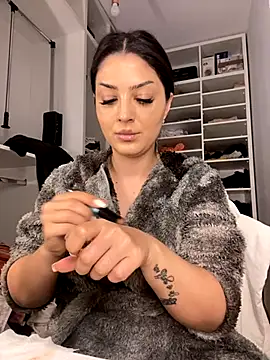 Snapshot of Lexi_Storm chatting on 10-06-25, 04:46 Lexi Storm online show from 10-06-25, 04:46