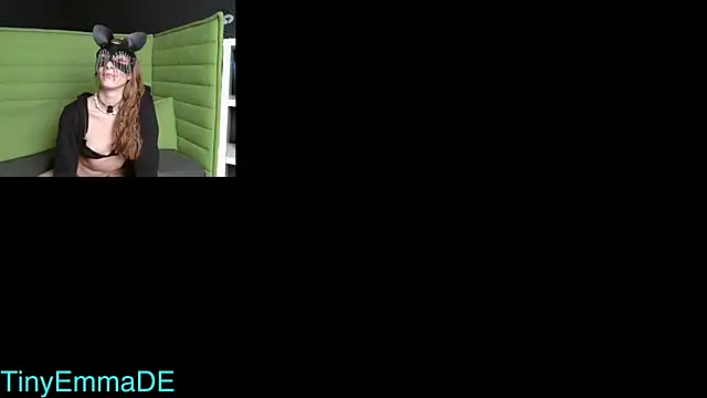 Snapshot of TinyEmmaDE chatting on 07-24-26, 08:32 TinyEmmaDE online show from 07-24-26, 08:32