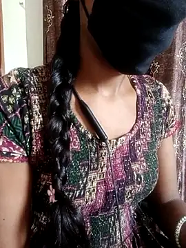 Snapshot of kavya-telugu84 chatting on 06-11-26, 09:28 kavya-telugu84 online show from 06-11-26, 09:28