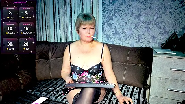 Snapshot of Tess_Terners chatting on 07-04-26, 04:33 Tess Terners online show from 07-04-26, 04:33
