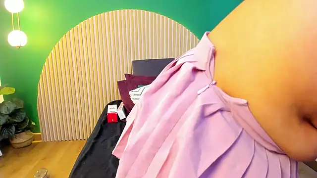 ariannaliss online show from 10-17-25, 07:04