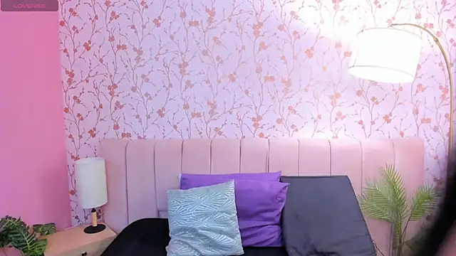 ariannaliss online show from 10-06-25, 12:17