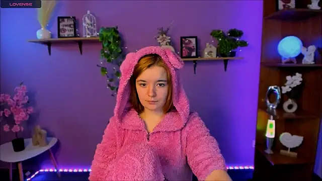 nika-still online show from 04-04-26, 07:48