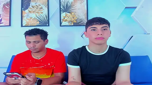 Snapshot of The_boys_at chatting on 10-02-25, 07:06 The boys at online show from 10-02-25, 07:06